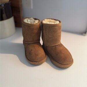 UGG Chestnut